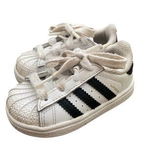 Adidas Superstar Sneakers I Size: 4K